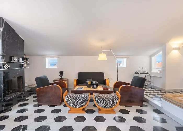 - The Roof Appartement *