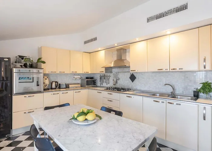 Апартаменты - The Roof *